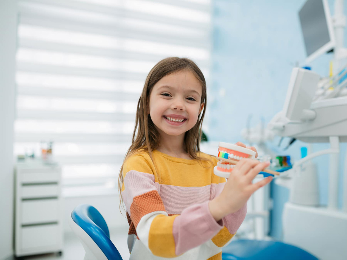 Consultório com atendimento infantil acolhedor
